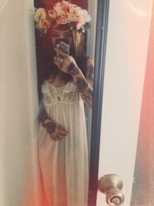 helainetieu:  Instagram - @HelaineRose 