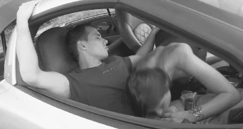 gettingbusyintheoffice:  shelikestosuckit:  Mmm.  Traffic is bad today, thankfully!