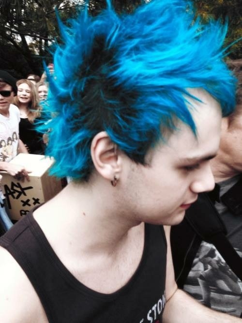 sweatermxchael: Michael’s hair compared to lush Bath bombs.