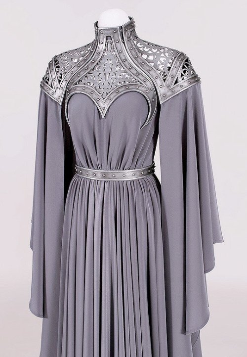 iridescentmemoria: evermore-fashion: Linda Friesen Haute Couture Gowns The inquisitor showing up in 