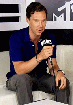 thescienceofjohnlock:  benedict-1976:  dex5m:  [X]  Benedict, tu veux nous faire