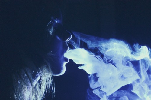 physkotic:  gullets:  Glow  Glowing with the flow