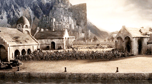 tlotrgifs:Our Favorites: [Day 13/24] Elise’s Favorite Place (Lord of the Rings)↳ Minas Tirith/Gondor