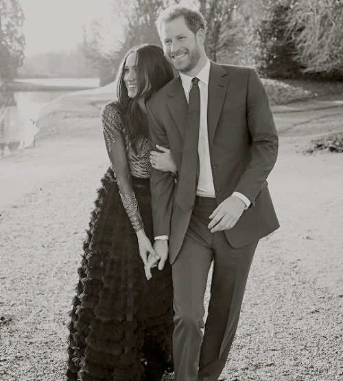 princeharrydaily:  Prince Harry and Ms. Meghan Markle have chosen to release official photographs to
