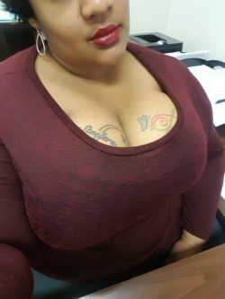 bbwlatina-love:  Boobs and lips, just 2 of the reasons why daddy keeps kitten around, 💋💋