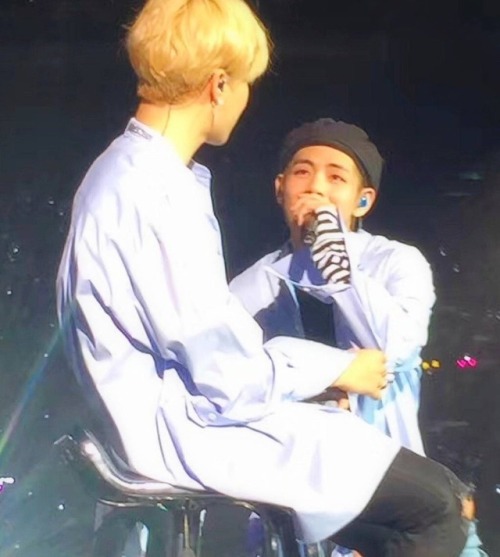 sovlmataes:The way Taehyung looks at Jimin is srly breathtaking
