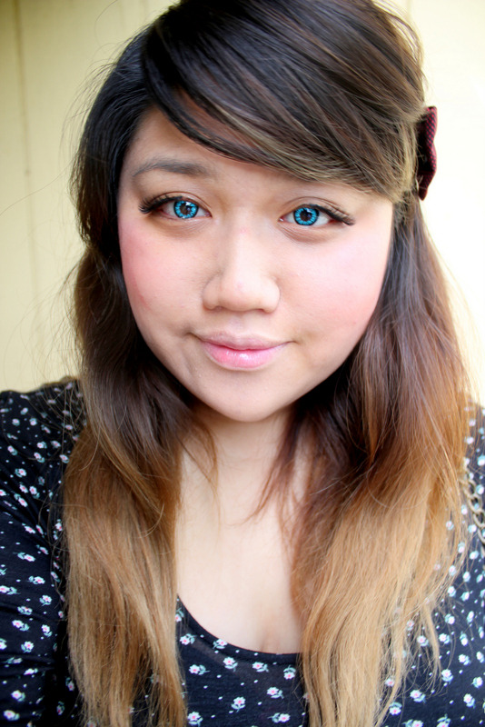 asecondtoforever:  Obligatory selfie of myself~ I finally bought vibrant blue circle