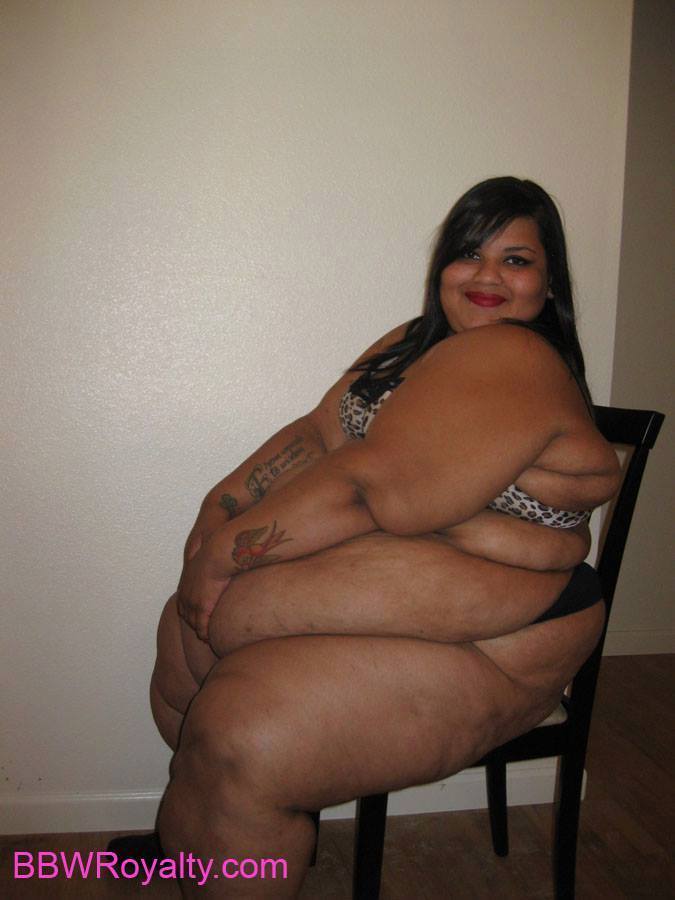 amobbw-ssbbw:  Morenazaaaaaaaa