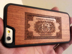 wickedclothes:  Hogwarts Express Phone CaseThis phone case will make sure you never forget what platform you’re supposed to run through. Sold on Etsy.  