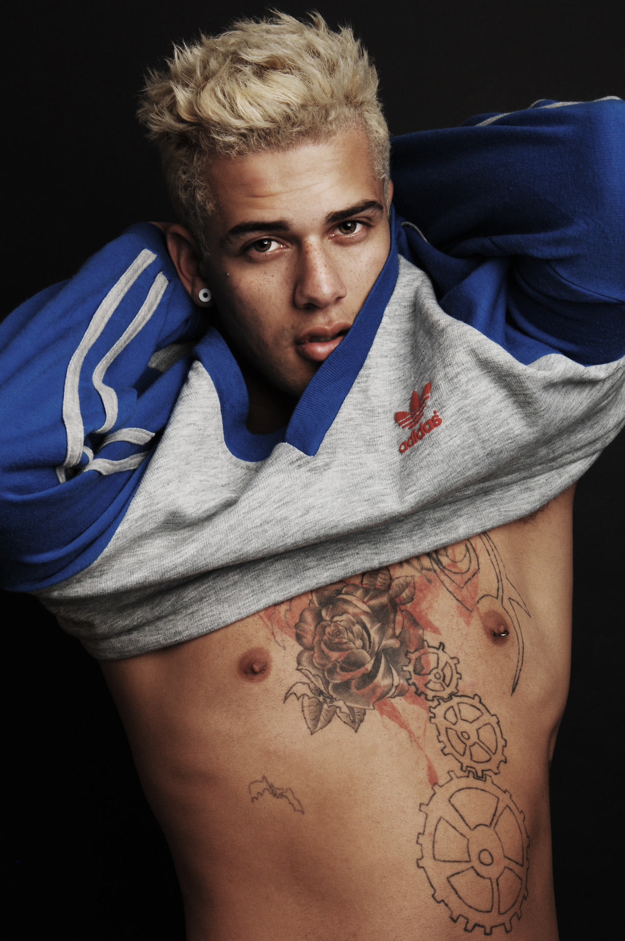 manicsuccessive:  One more of him because he is gorgous AF.