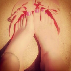 Ifeetfetish:  ♥Anklet♥ #Feet #Foot #Footfetish #Sexyfeet #Cutefeet #Toes #Anklet