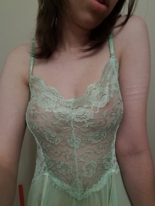 im-thinking-of-youu:  Hmm? You want to see more? Get on your knees and maybe you’ll get a peak