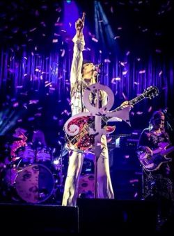 70sbestblackalbums:  PRINCE LIVE 2014 “Let’s