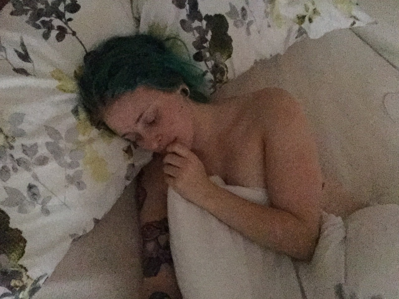 ri0t-grrrl:  I feel like raw photos are a good start.