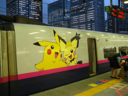 hontai:Pokemon train in Tokyo by Cinnabob