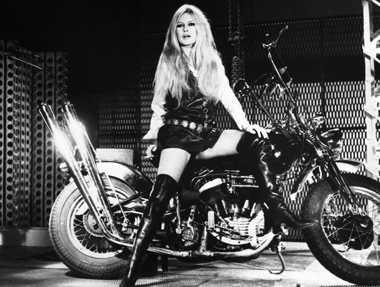 isabelcostasixties:  Brigitte Bardot on one Harley Davidson and Serge Gainsbourg