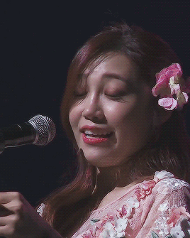 eunjieveryday:  (◕∀◕✿) Flower princess 