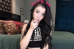 theassprincess: ♡Cum Play With Your Favorite Naughty Princess♡ *don’t delete my caption* 