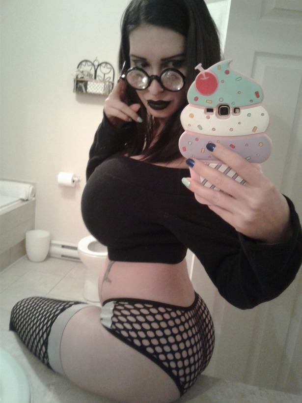 swaggtown862:  Big tit goth bimbo