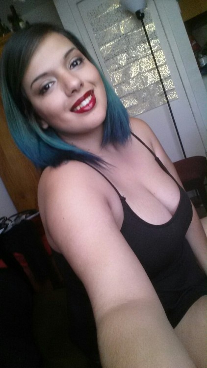 aymygod:  Photos that I didn’t post in 2k14 because I didn’t think they were good enough…  My poor fried hair. On the plus side, still a plus size ✅👍