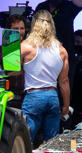 zacharylevis:CHRIS HEMSWORTHfilming “Thor: Love and Thunder” in Sydney › February 1, 2021