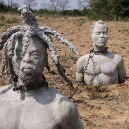 tubbsmccracken:Always RememberGhanaian artist Kwame Atoko-Bamfo created several sculptures in a lake