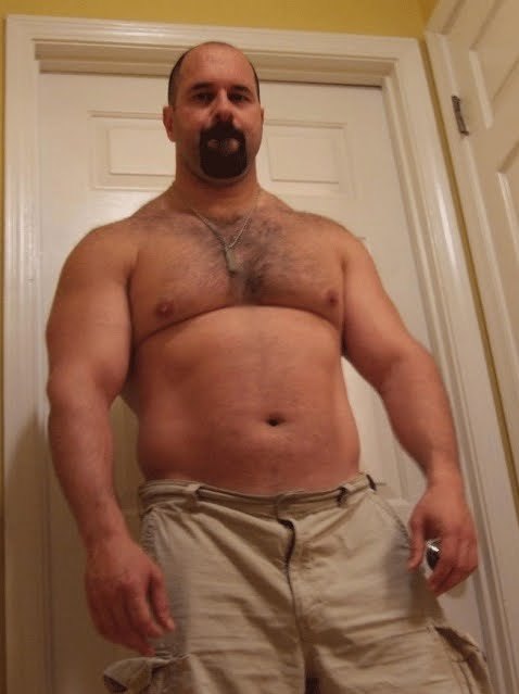 allbeautifulthingin:  MORE DADDY MORE BEAR MORE REAL MEN 