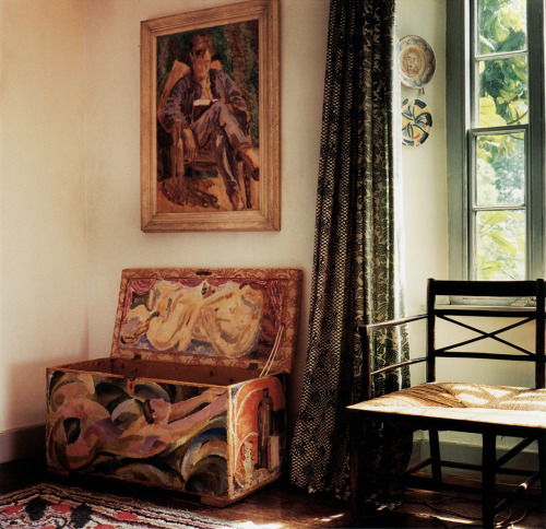 patrickhumphreys: Maynard Keynes’s bedroom at Charleston. The linen chest was painted by Duncan [G