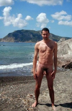 guyzbeach:  More on guyzbeach, a collection of natural men naked at the beach ! 
