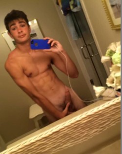 snapboysbaited:  DM me if you would like me to bait someone for you((: