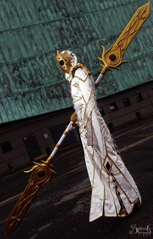cosplaysleepeatplay:  Mashed / Unmasked Balder from Bayonetta 2. Look the weapon