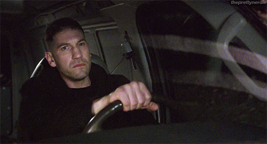 prettynerdieworks:  look how angry he is that he doesn’t have a sandwich