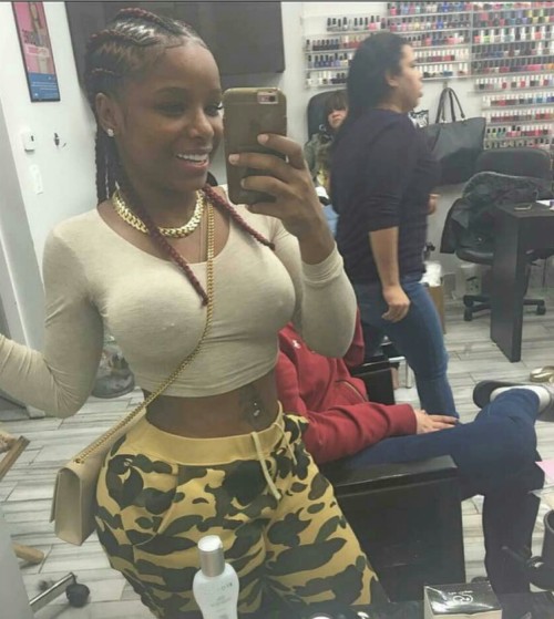 jazziedad:  Tits & Ass. Just the right proportions 🔥🔥🔥