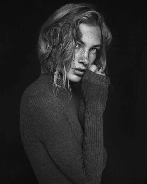 les-filles-iterabilite:  Britt van der Voort by Agata Serge © Agata Serge. All rights reserved.