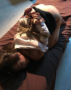 japanesebdsmofficial:  Shibari&amp;Photo Naka AkiraModel Momose Yuri