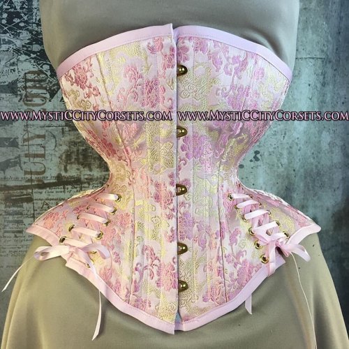 MCC254L underbust #mysticcitycorsetry #mysticcitycorsets #corset #underbust #waisttraininghttps://