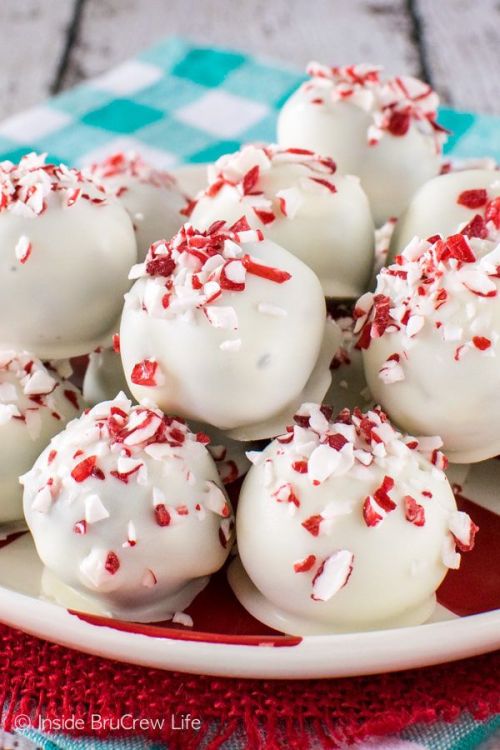 patrick-the-great:  WHO’S SWEETER THAN CHRISTMAS CANDY?I’M NOT GONNA TELL YOU!