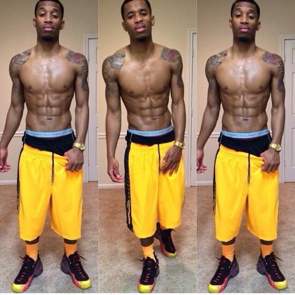 blaqbullet:  gotmelookin2:  I don’t like the face but the body and dick nice! 
