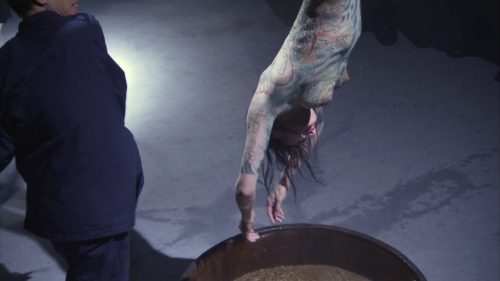 perfectframes:  AYA SUGIMOTO HANA TO HEBI / FLOWER AND SNAKE / 2004 / TAKASHI ISHII 