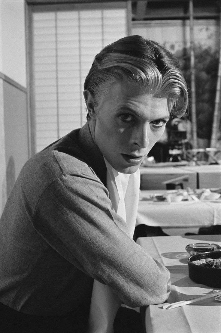 pat920:  David Bowie. Pat.💋  La serviette. Pat.💋