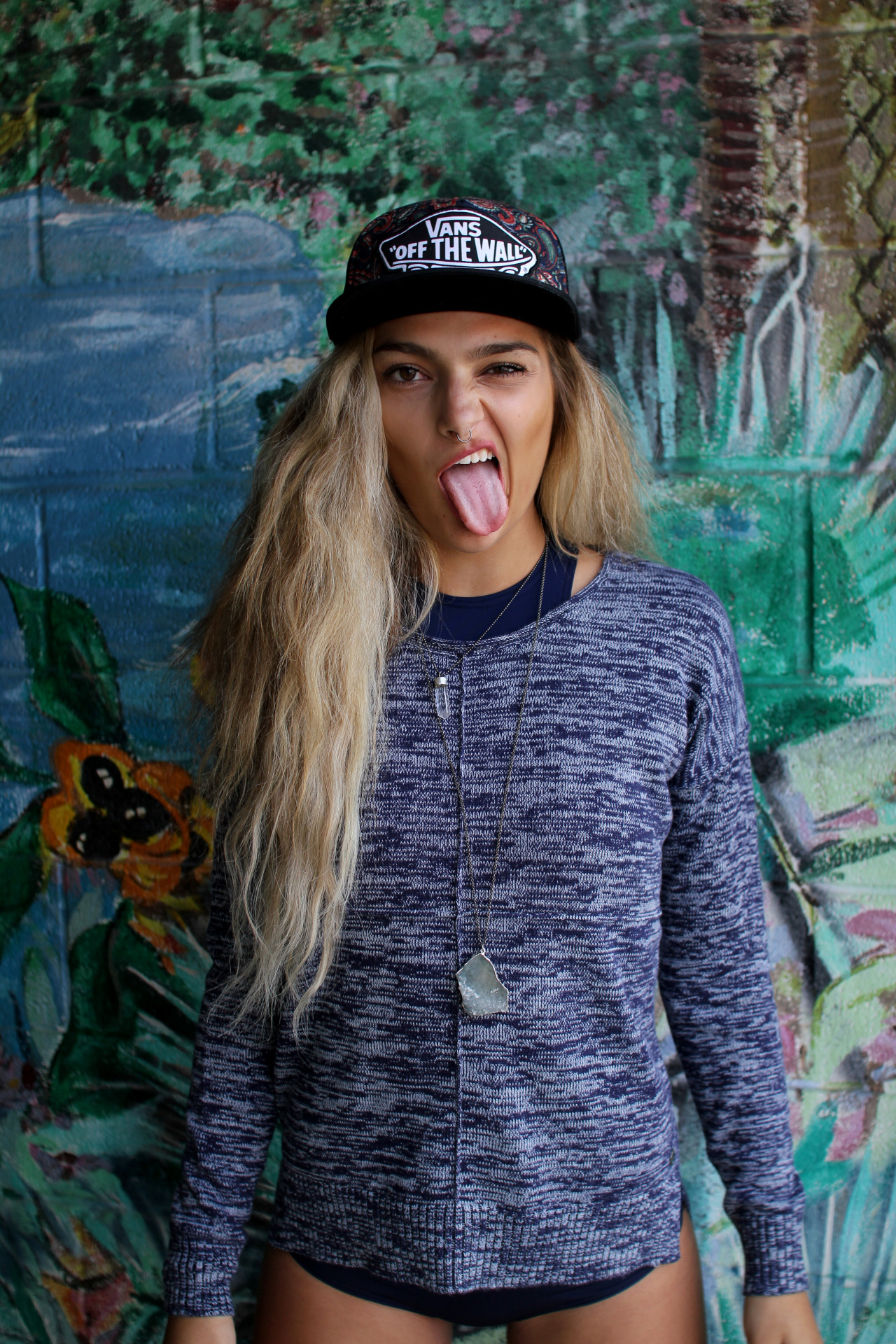 butik Stearinlys Ambient The Paisley Beach Girl Trucker Hat plays nice... - Vans Girls