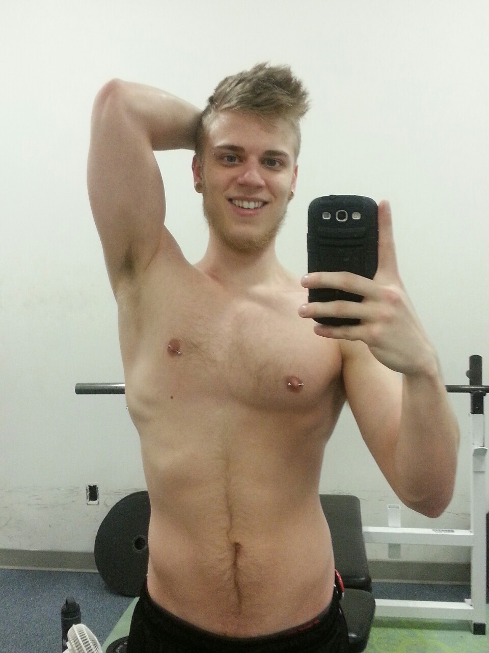 tonitokings:  My Tumblr Crush littlebearchaser Fuckin’ Sexy Texas Tops &amp;
