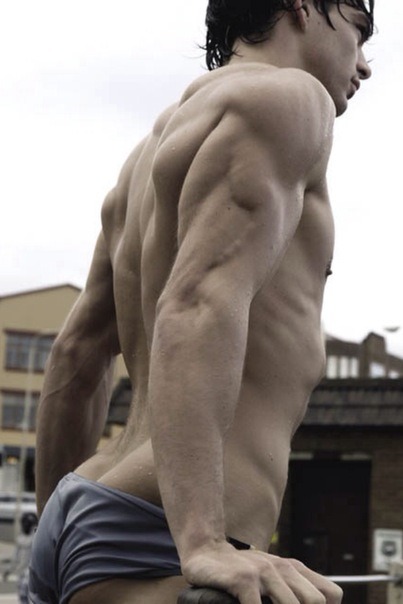 cuthighandtightgrower:  CUTHIGHANDTIGHTGROWER-FOLLOW-OVER 150000 POSTS OF–CUT DICKS–GOOD LOOKS-MUSCLES