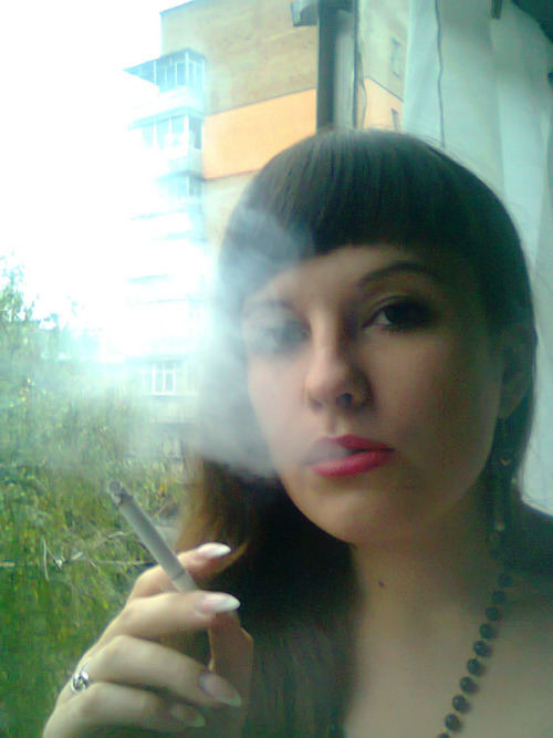 compulsion2smoke: 〜Hot beautiful brunette!!