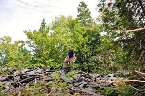 northcountryliving:Hiking with friends at the Arvon slate quarries #PureMichigan #Baraga_County #geo