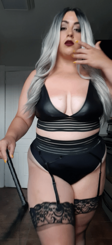 thisheavybody:thisheavybody:Who&rsquo;s getting the whip, you or me? I peaked