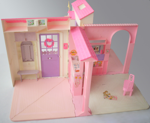 fyretrobarbie:Barbie Folding Pretty House (1997)