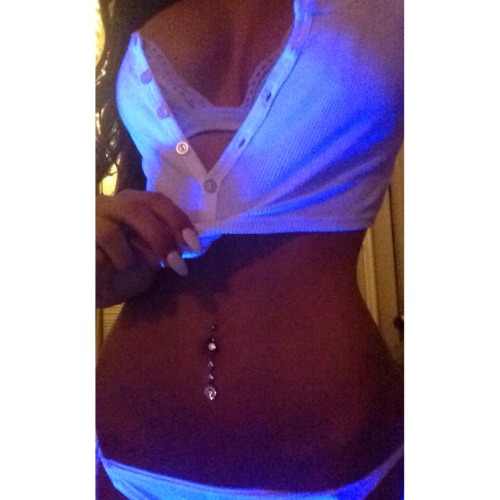 hedonisticalien:  black light show was fun a f