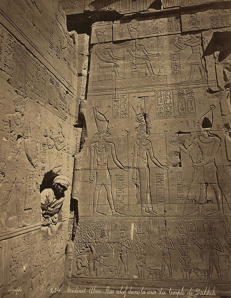 humanoidhistory:  Bas-relief in the courtyard of the “temple de Dakkeh” at the