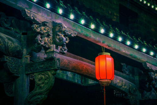 fuckyeahchinesegarden:lanterns in china